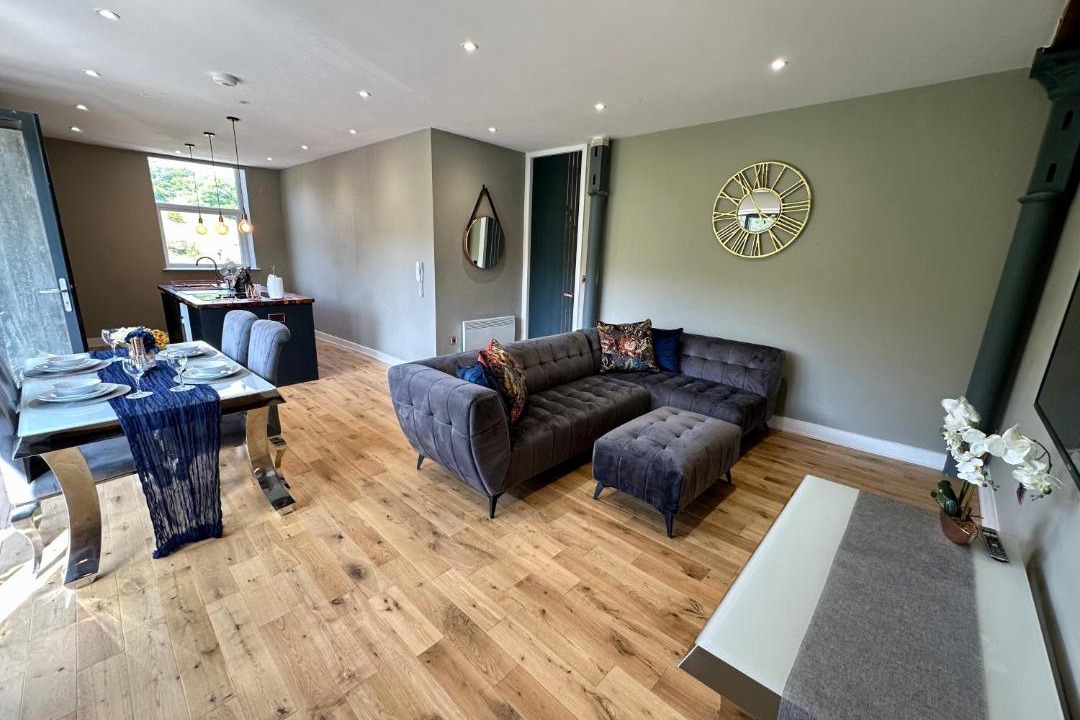 Photo of Others in Ainley Top