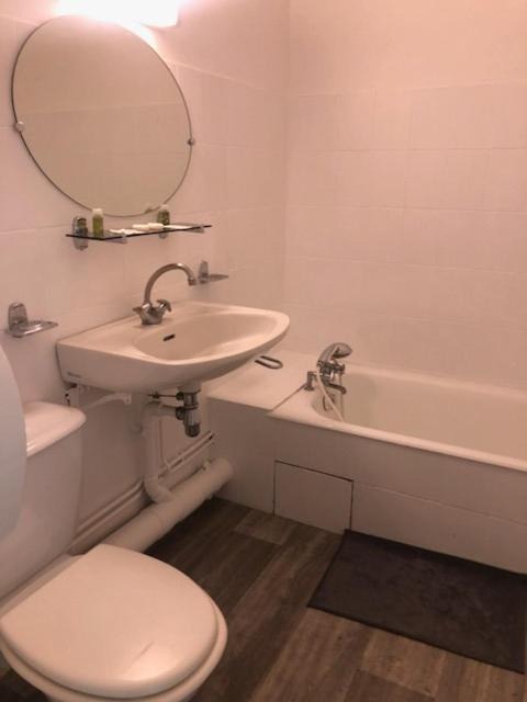 Photo of Others in Geilles