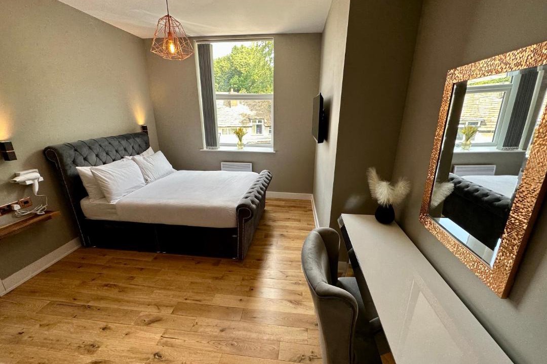 Photo of Others in Ainley Top