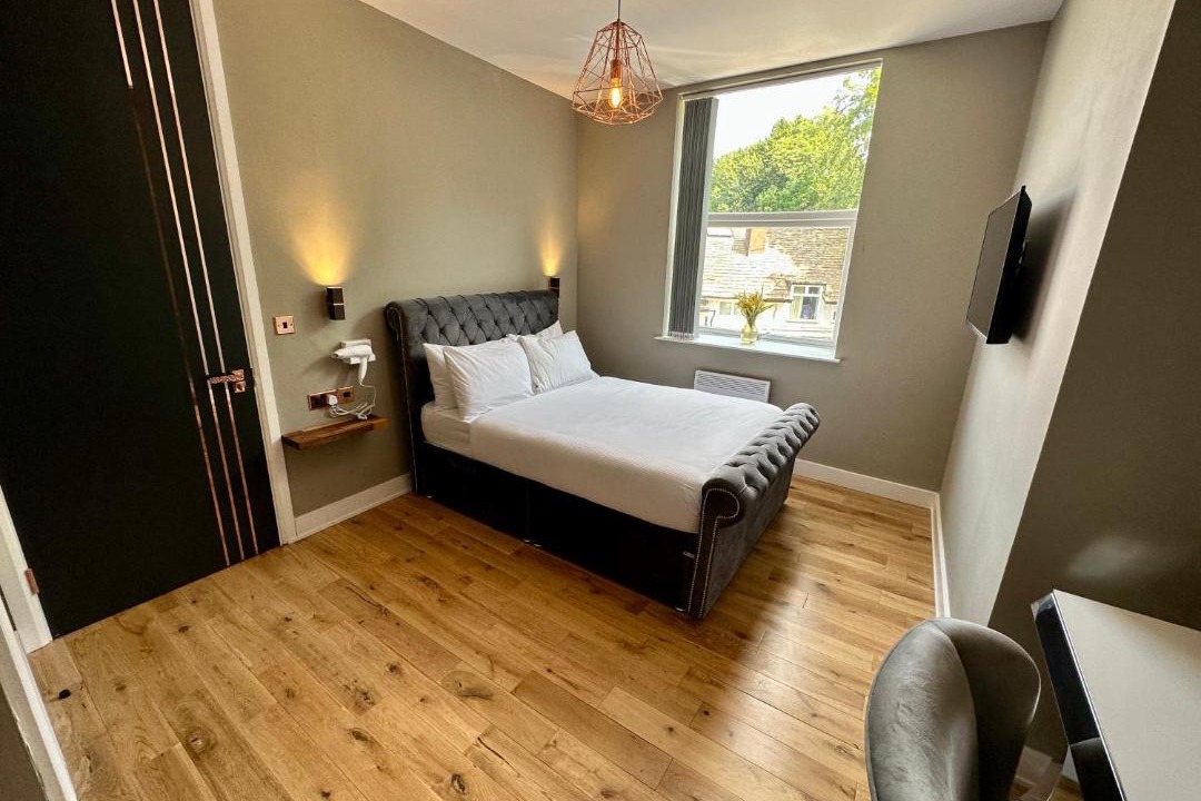 Photo of Others in Ainley Top