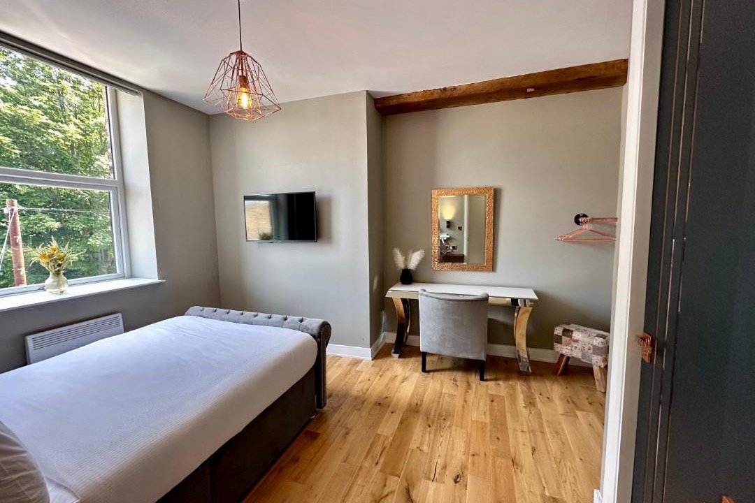 Photo of Others in Ainley Top