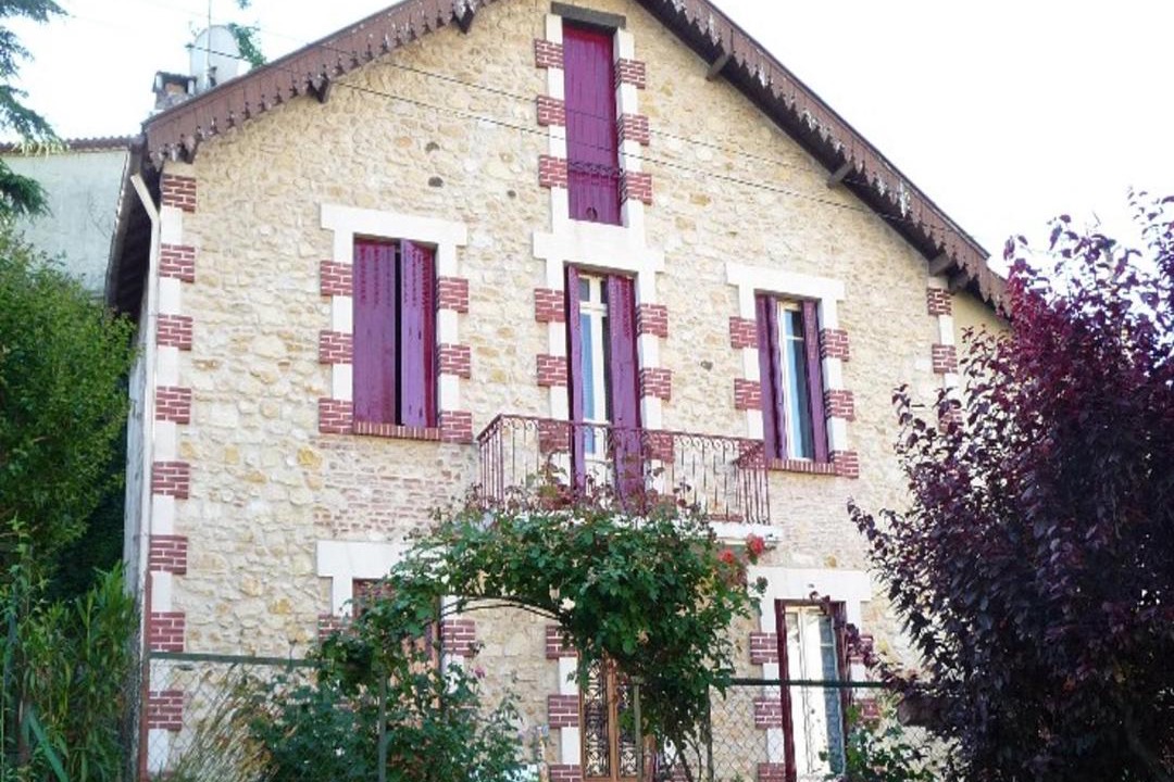 Photo of Buildings in Fumel
