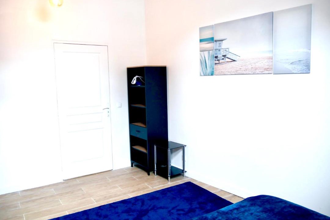 Photo of Others in Sens