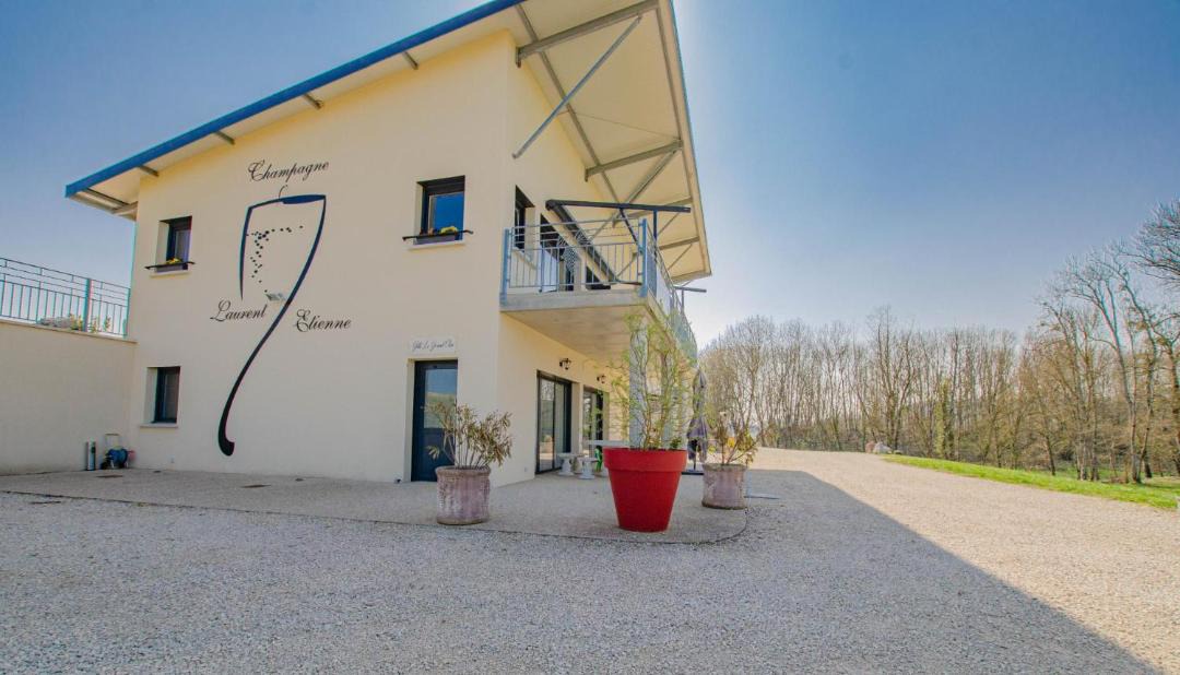 Photo of Buildings in Meurville