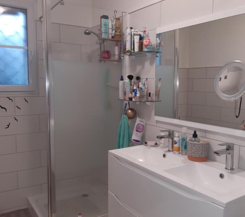 Photo of Bathroom in Savigne-lʼEveque