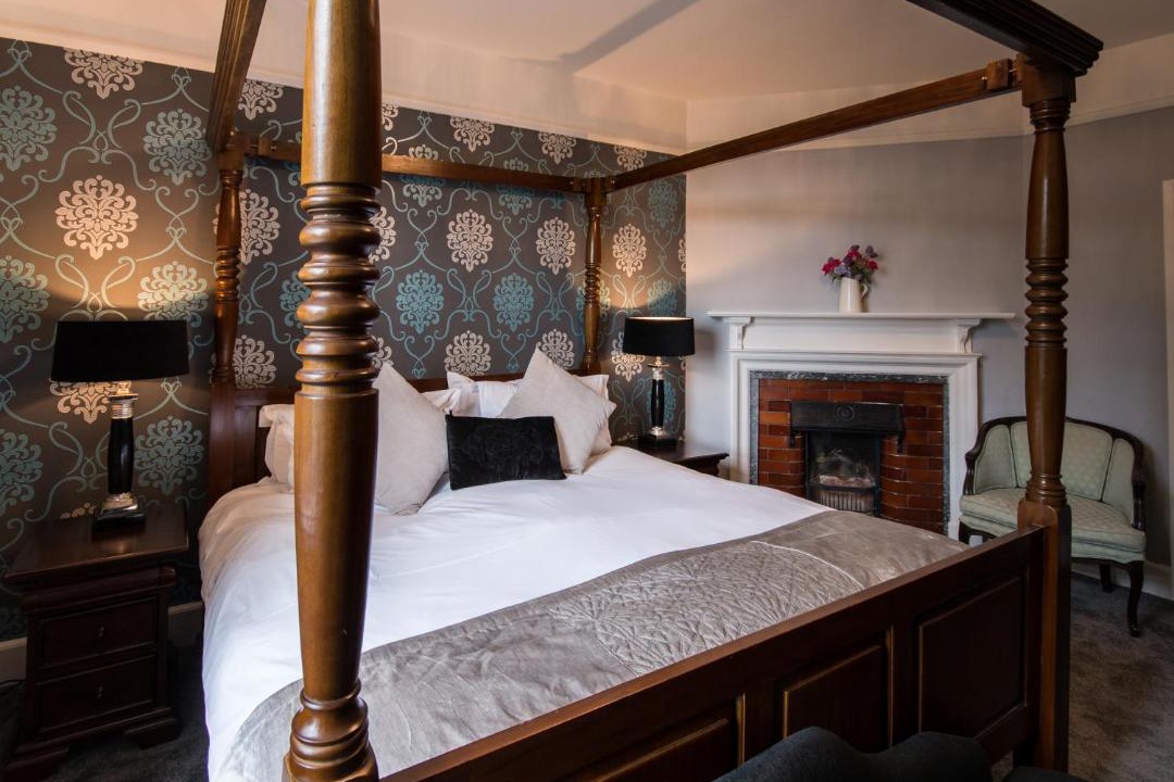 Photo of Others in Combpyne