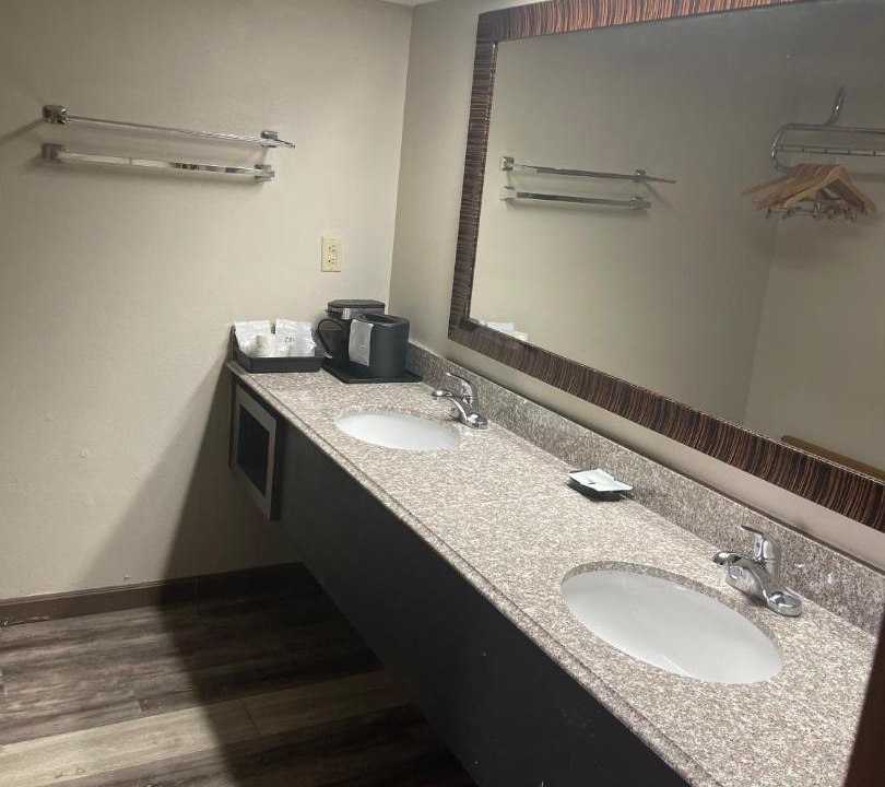 Photo of Bathroom in Mountain Grove
