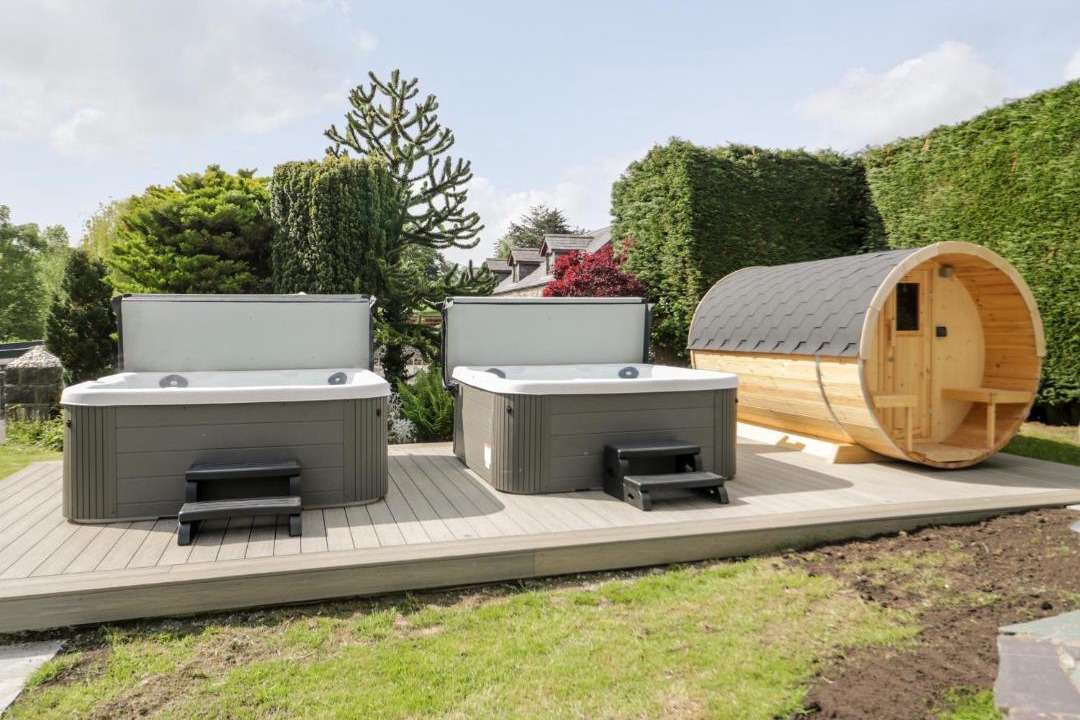 Photo of Others in Henryd