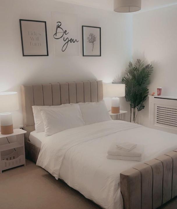 Photo of Others in Thames