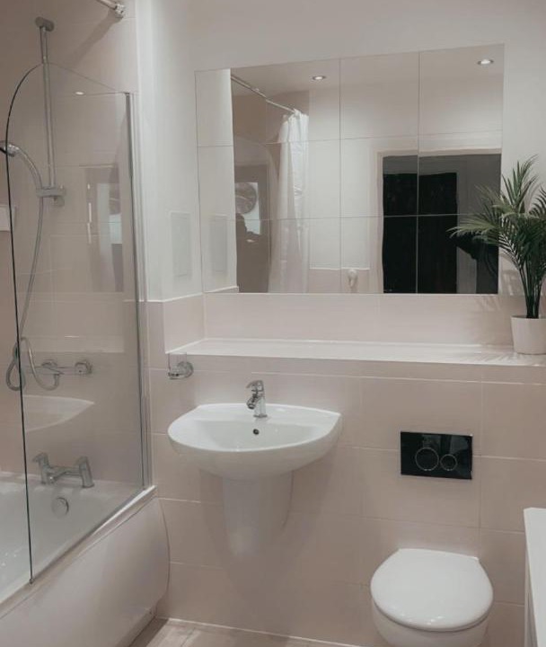 Photo of Others in Thames