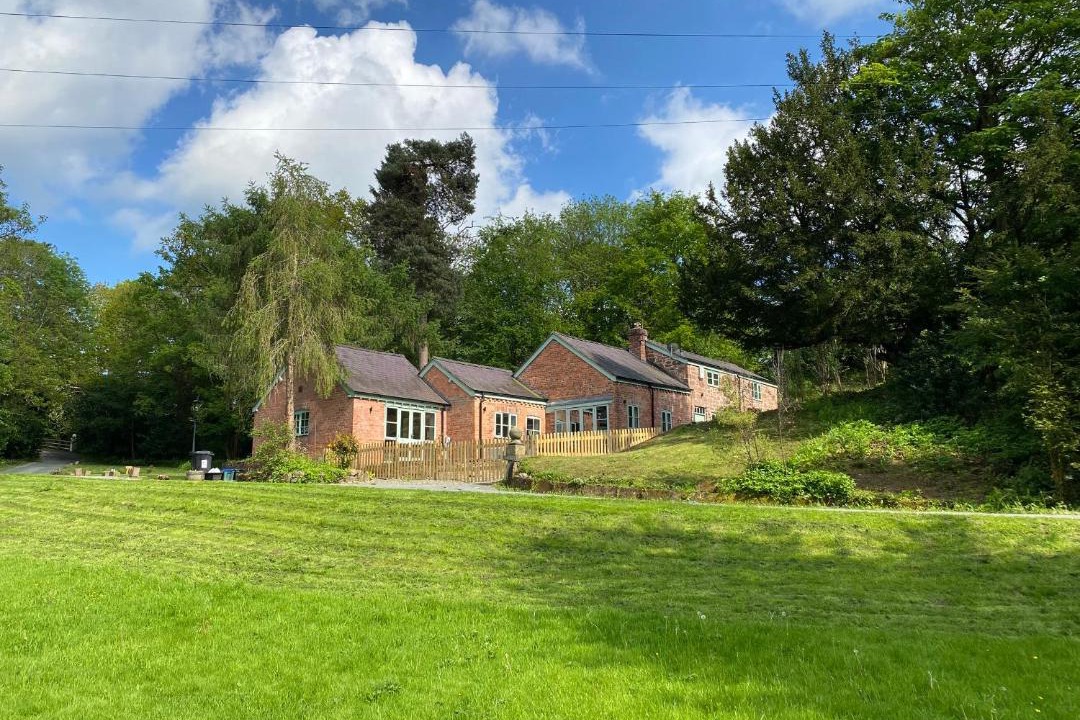 Photo of Buildings in Overton-on-dee