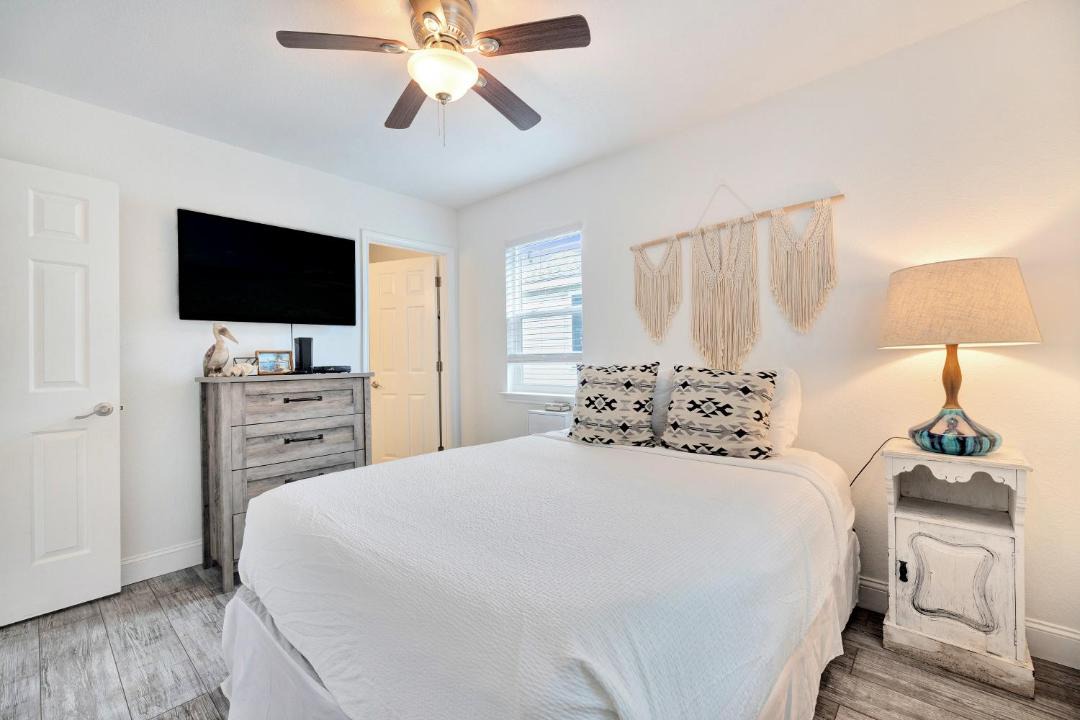 Photo of Bedroom in Leeward Sands