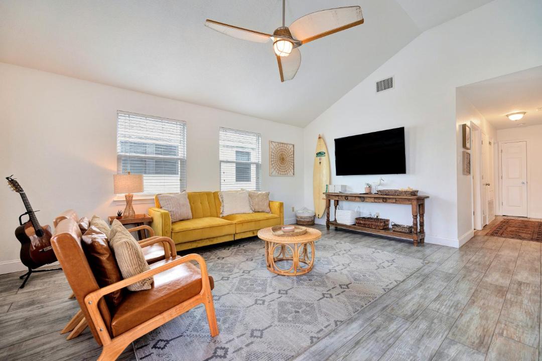 Photo of Others in Leeward Sands