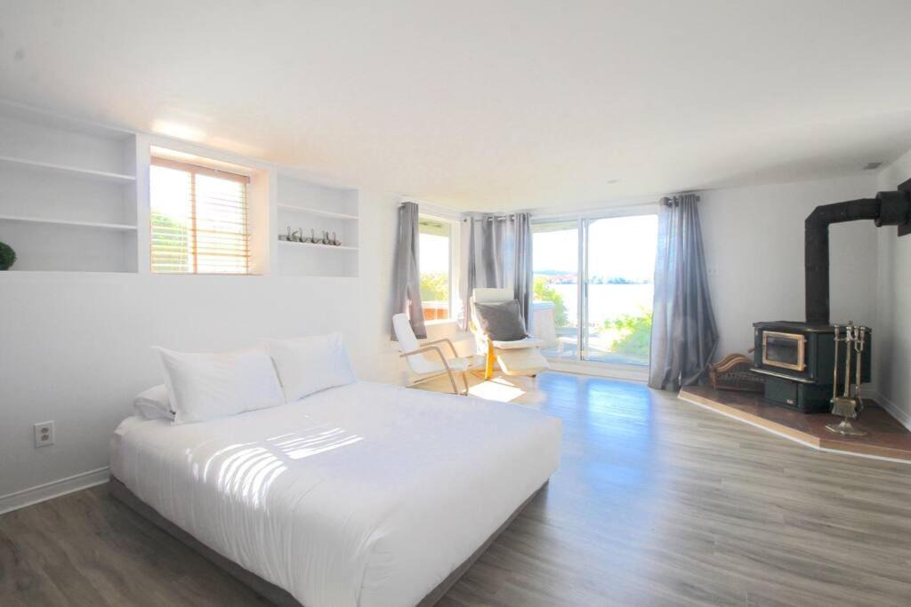 Photo of Bedroom in Saint-Denis-de-Brompton