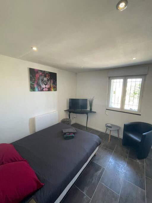 Photo of Bedroom in Paroy-sur-Tholon