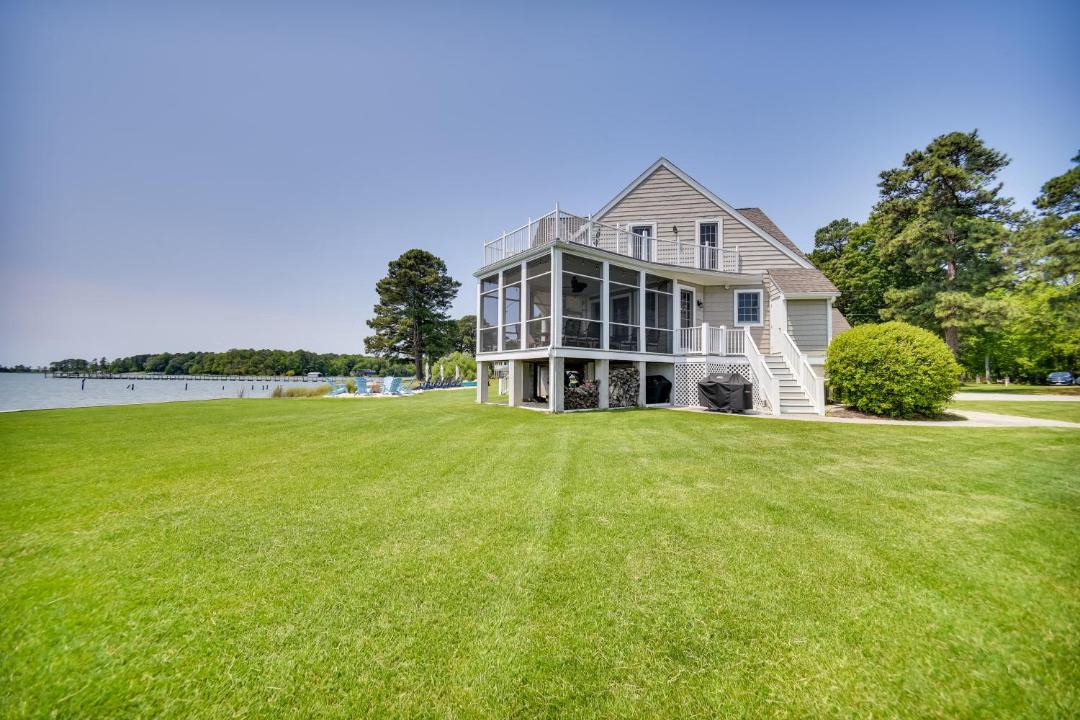 Photo of Others in White Stone