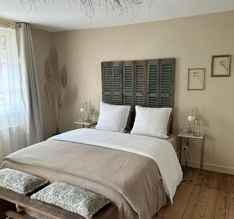 Photo of Others in Enclos