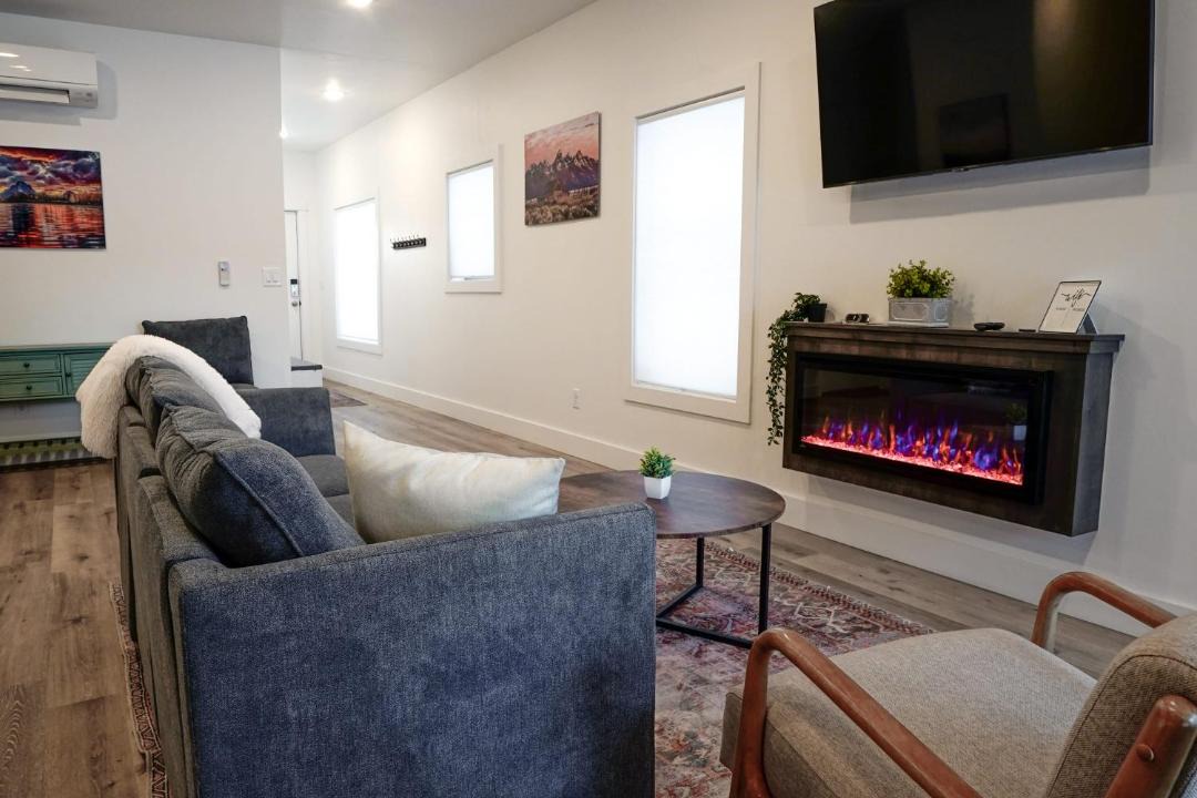 Photo of Others in Victor