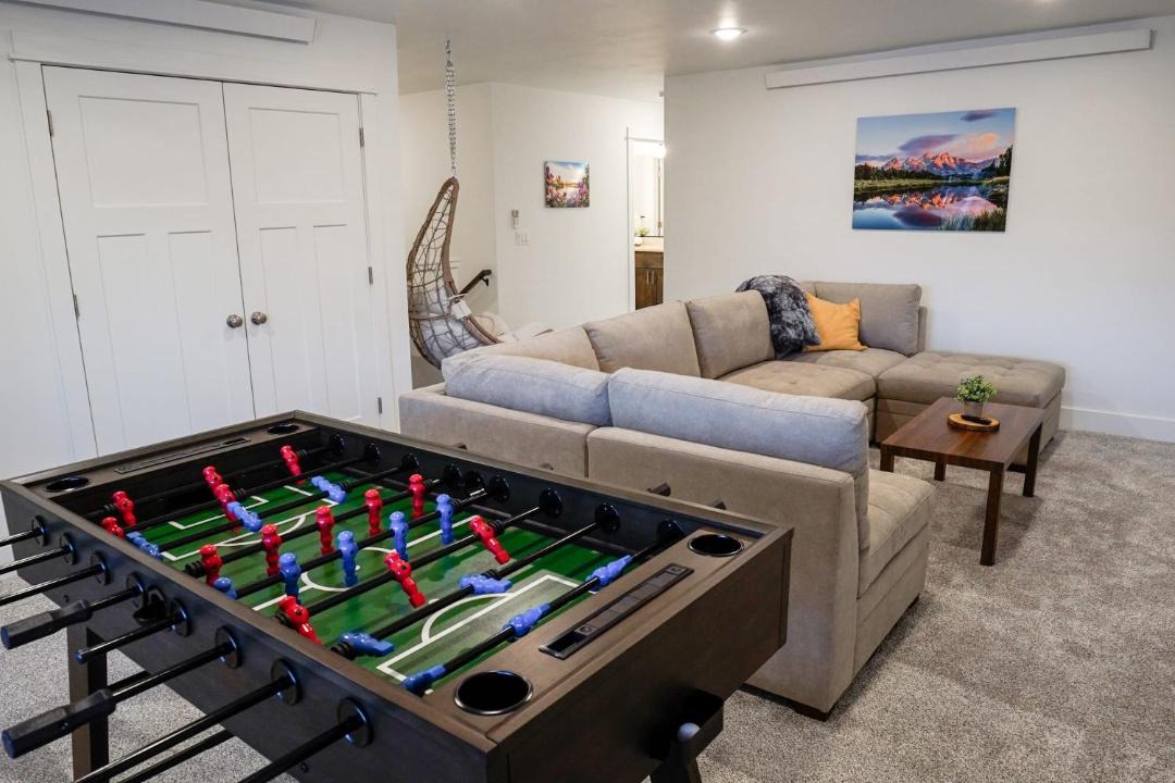 Photo of Others in Victor