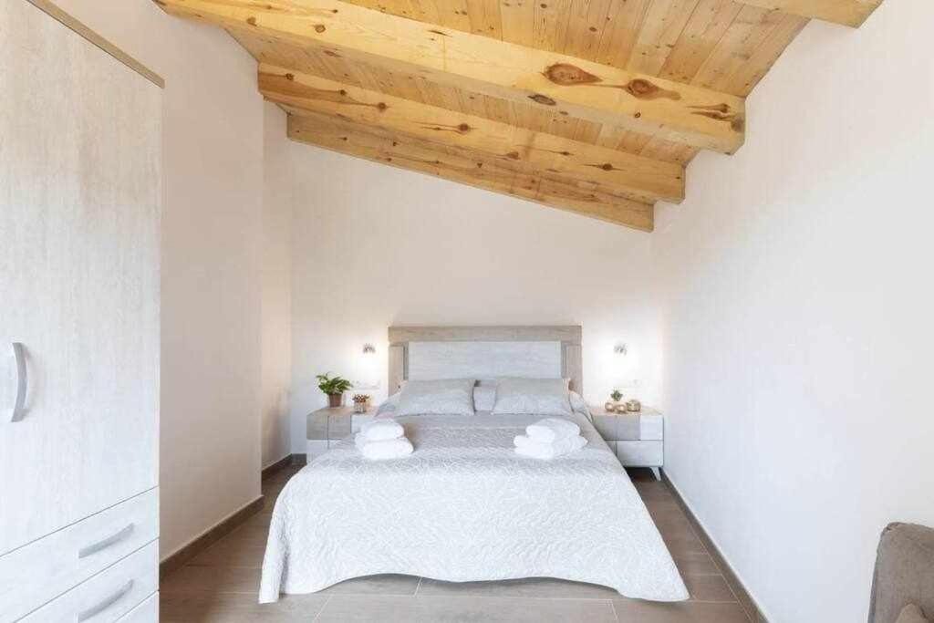 Photo of Bedroom in Villarroya de los Pinares