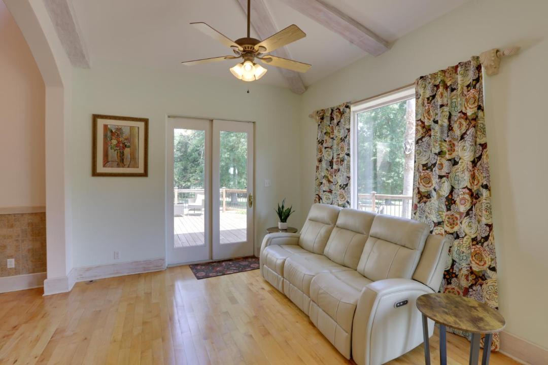 Photo of Others in Albany