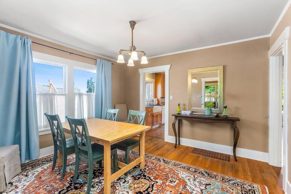 Photo of Others in Phinney Ridge