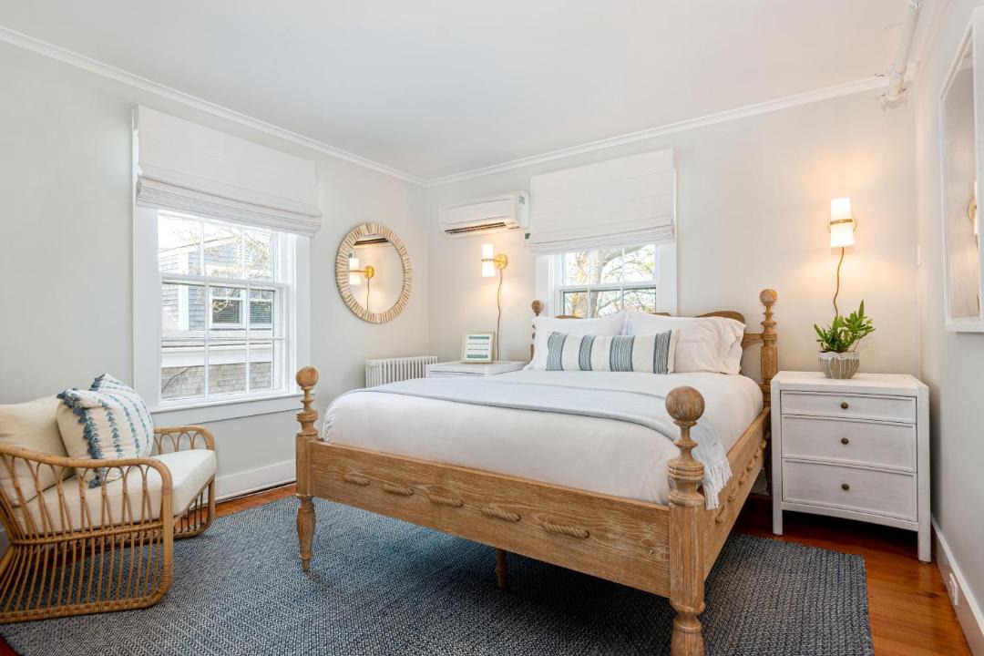 Photo of Others in Nantucket Town