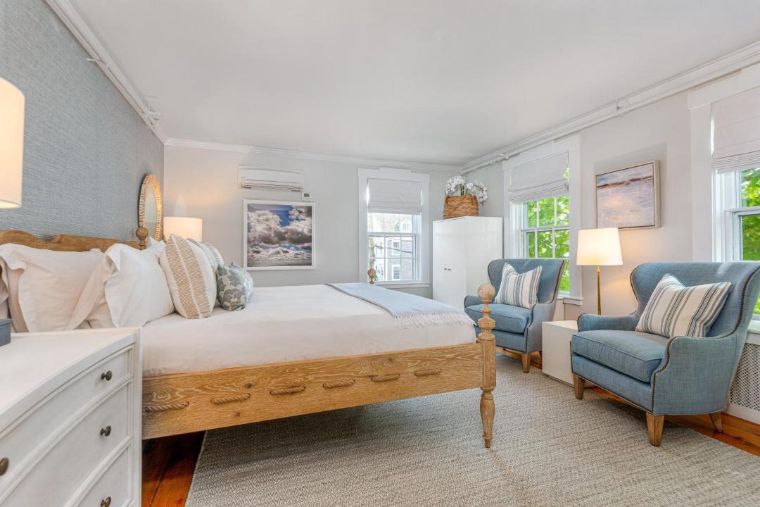 Photo of Others in Nantucket Town