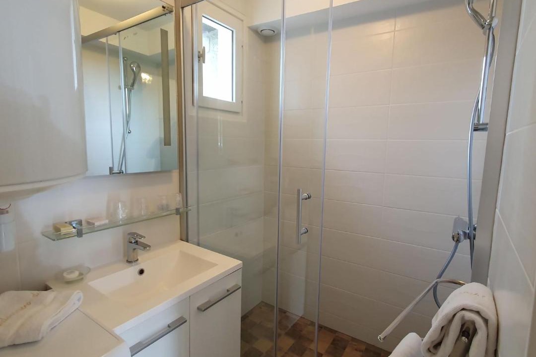 Photo of Bathroom in Saint-Jouan-des-Guerets