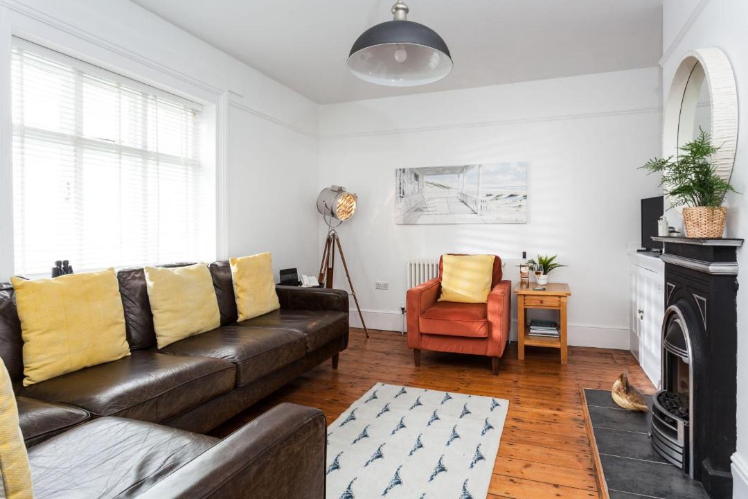 Photo of Others in The Lizard