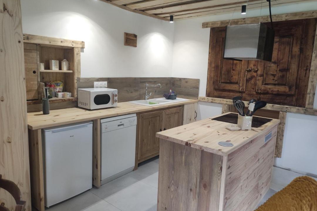 Photo of Others in Queige