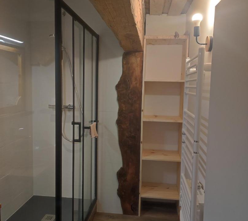 Photo of Others in Queige