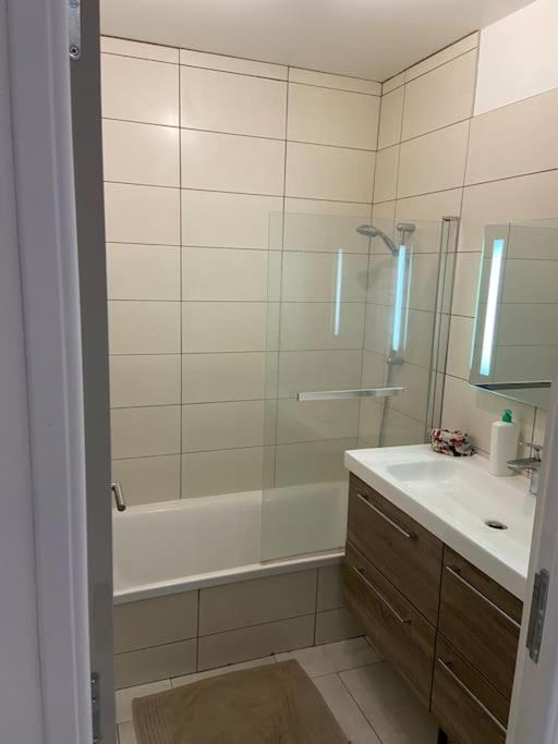 Photo of Bathroom in Republique