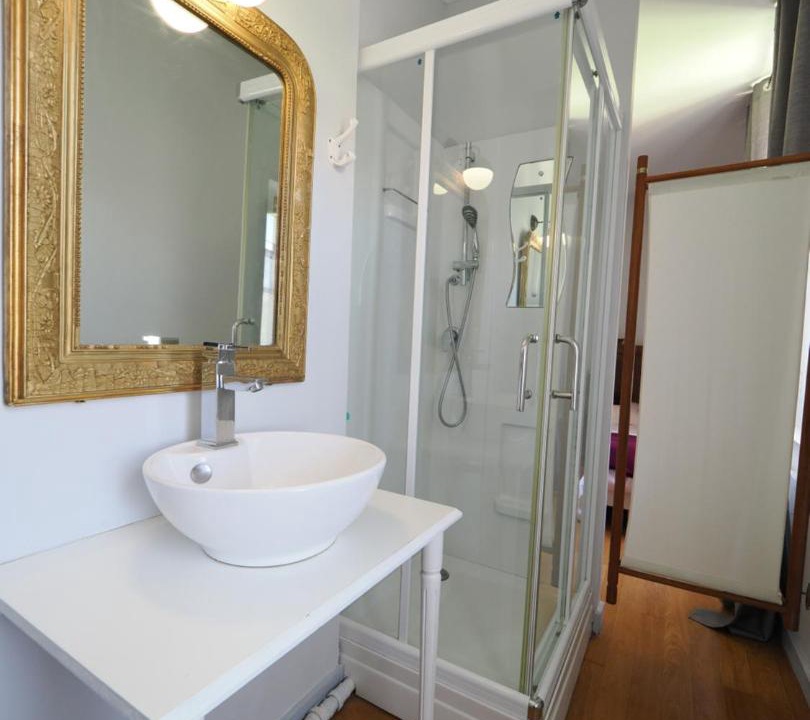 Photo of Bathroom in La Roche-Posay