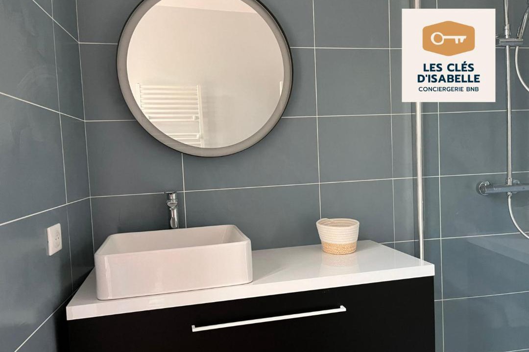 Photo of Bathroom in Dun-le-Palestel