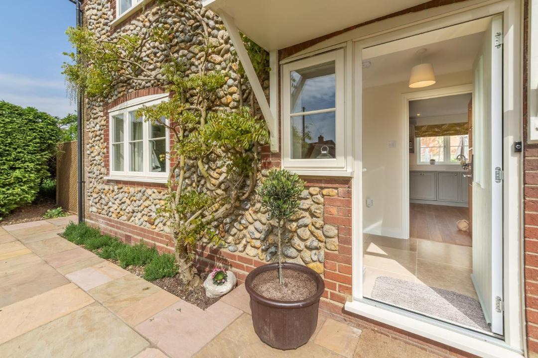 Photo of Others in Barney