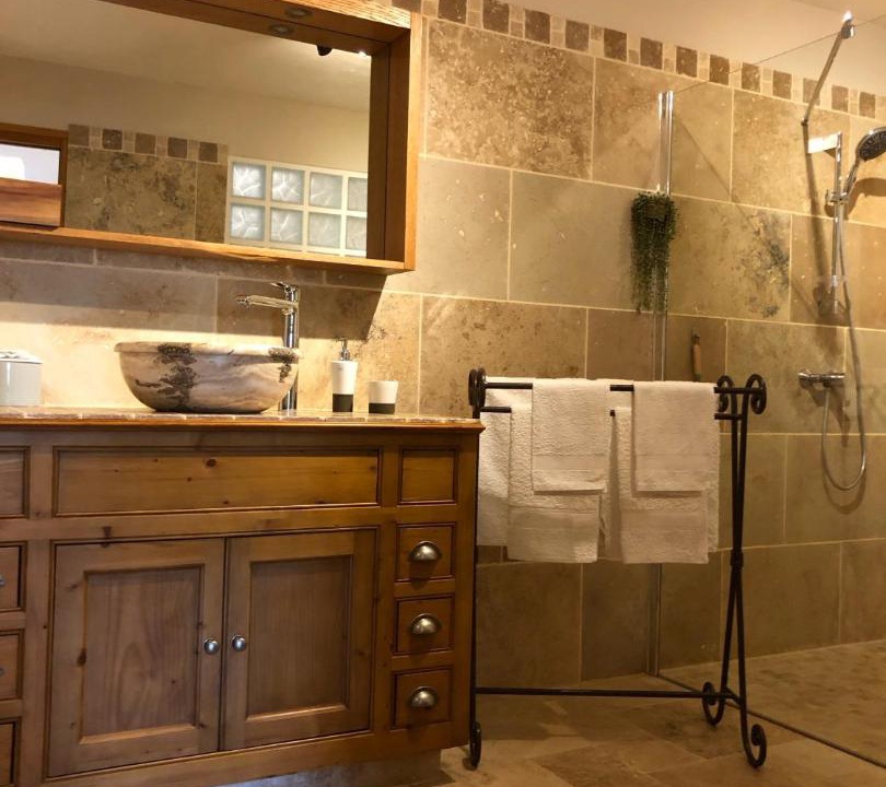 Photo of Bathroom in Loriol-du-Comtat