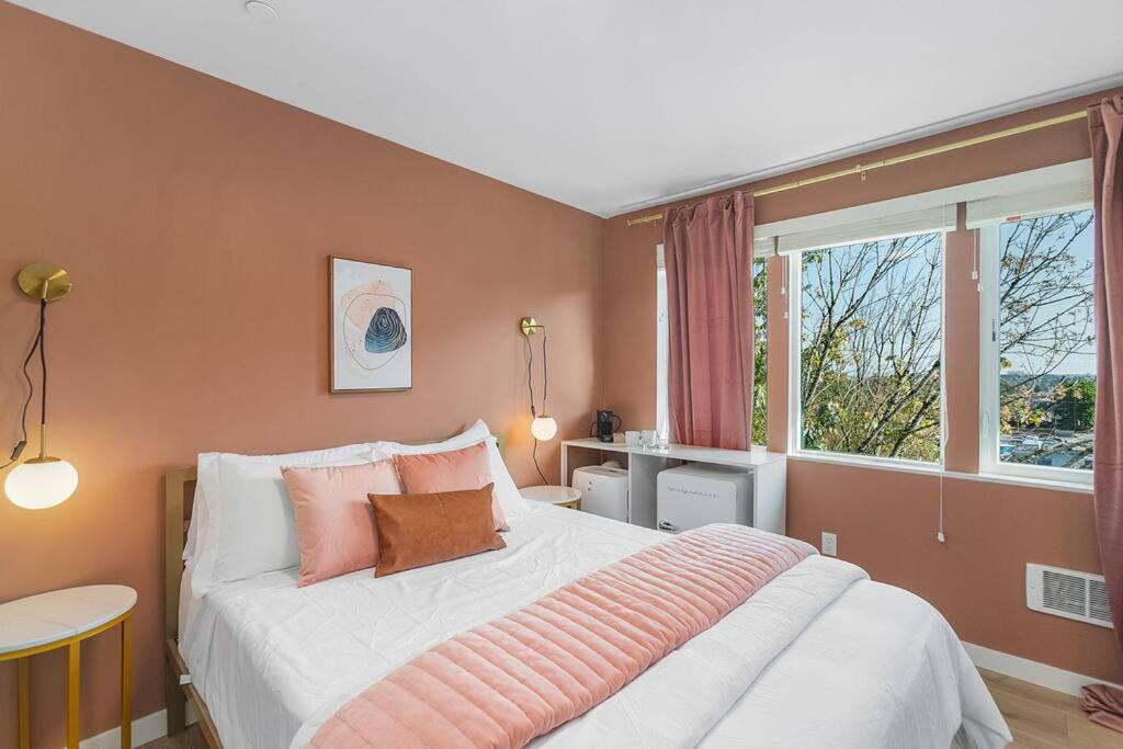 Photo of Others in Minor