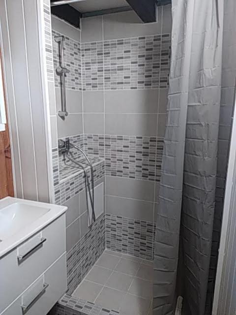 Photo of Bathroom in Chenerailles