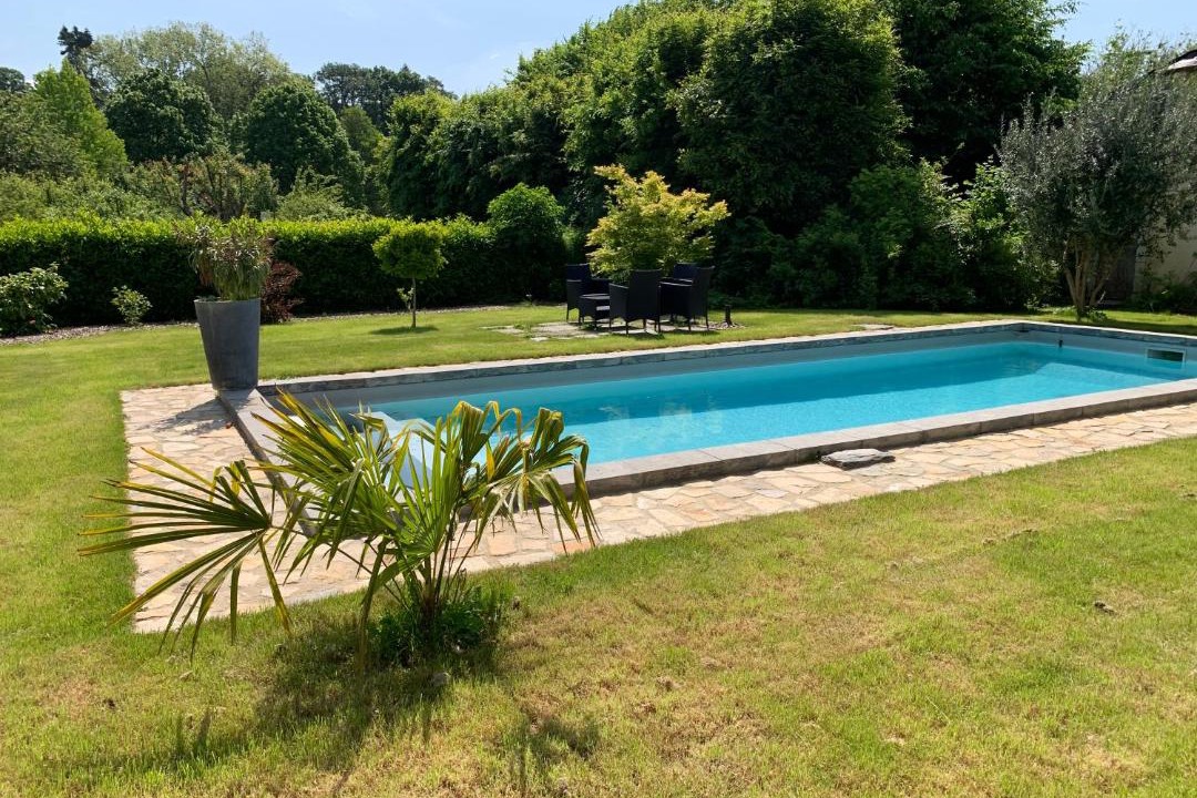 Photo of Others in Menil