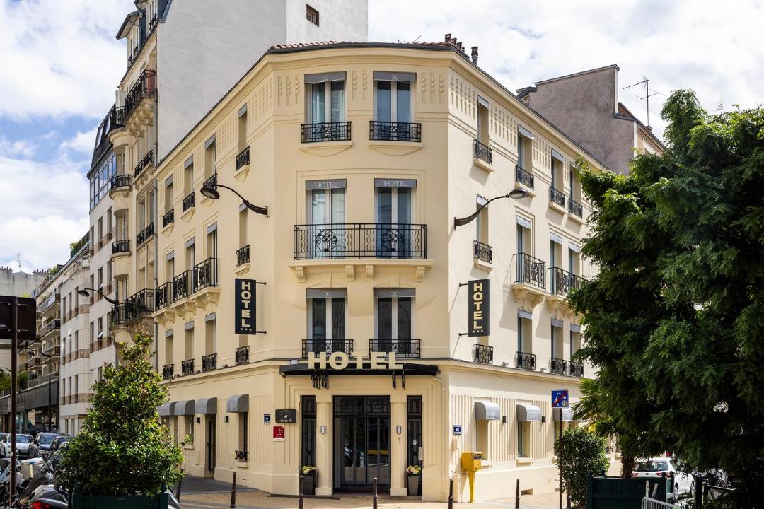 Photo of Others in Neuilly-sur-Seine