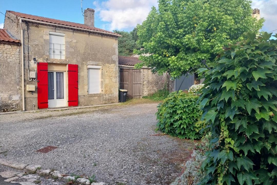 Photo of Buildings in Saint-Seurin-de-Cadourne