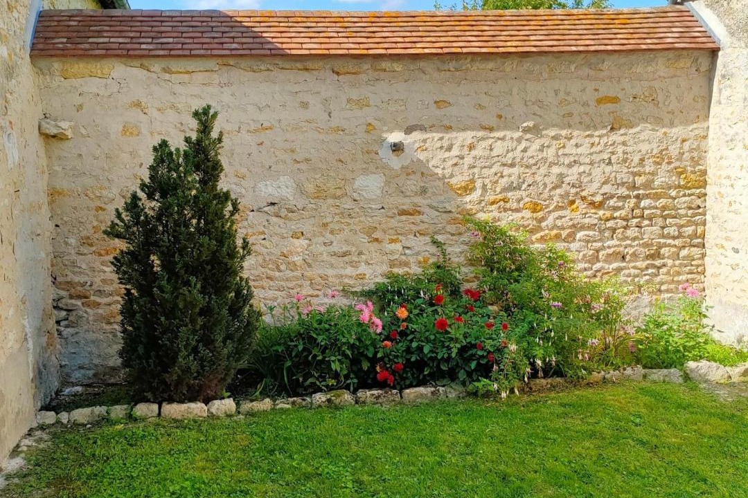 Photo of Others in La Neuville-sur-Essonne
