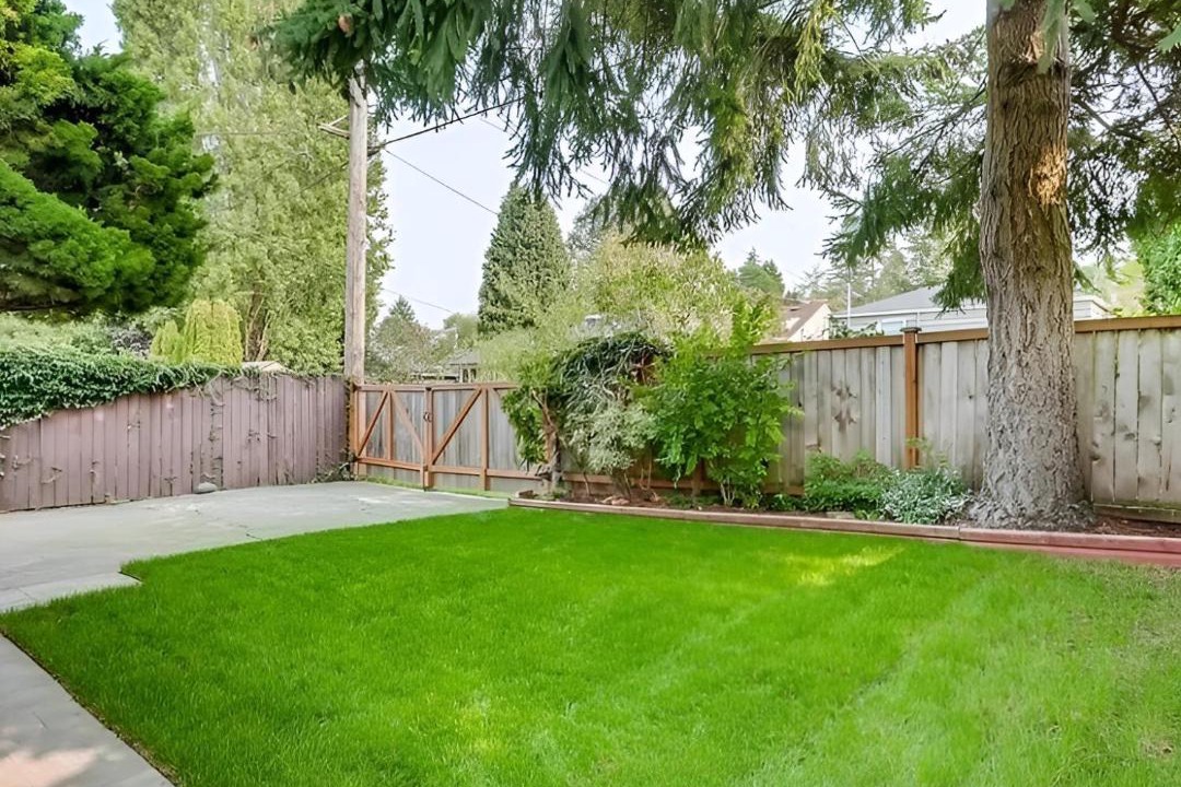 Photo of Others in Highland Park