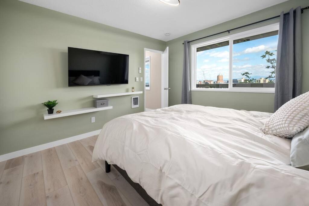 Photo of Others in Portland Heights