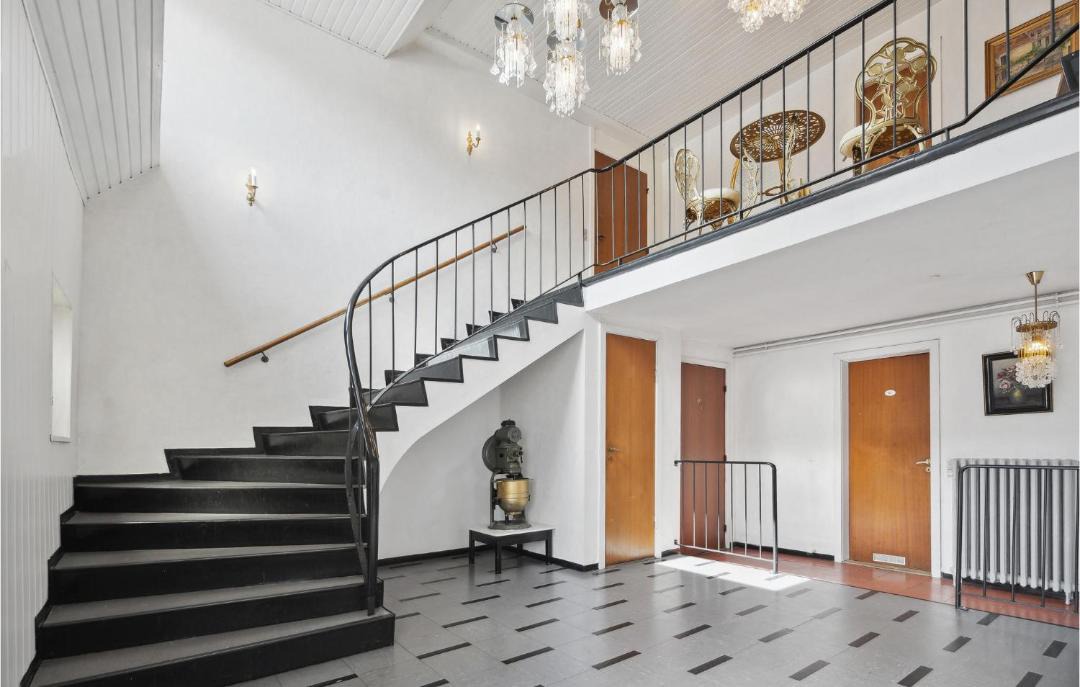 Photo of Others in Mandoe