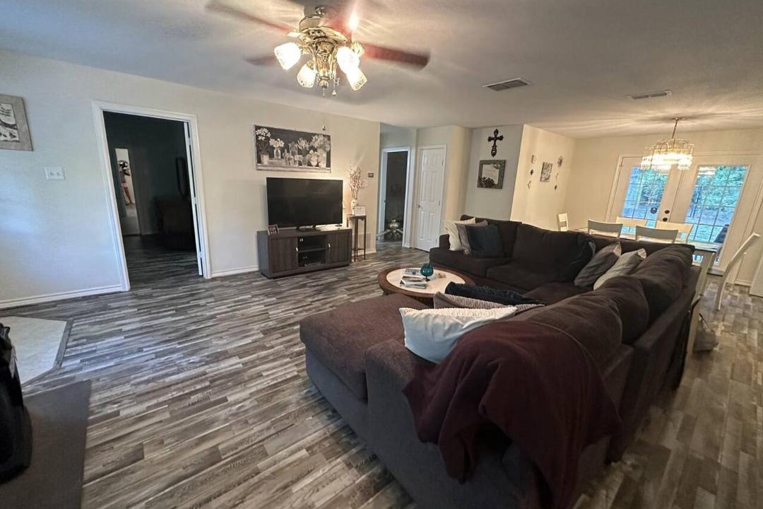 Photo of Livingroom in Kilgore