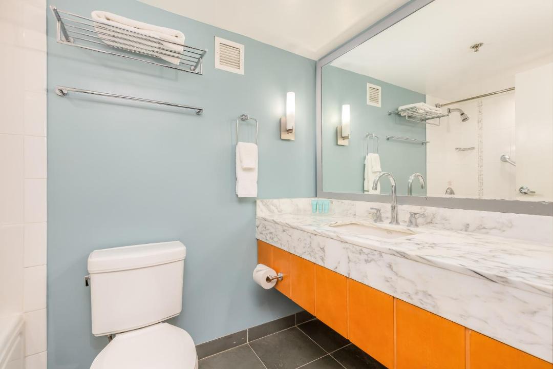 Photo of Bathroom in Ala Moana