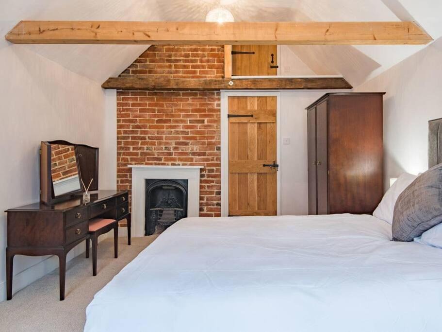 Photo of Others in The King's Mile