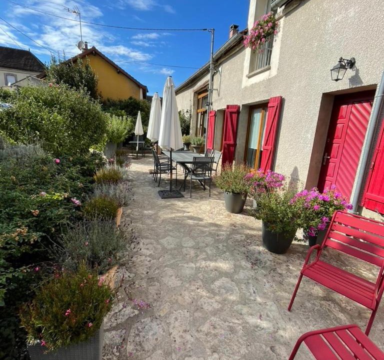 Photo of Buildings in Champlay